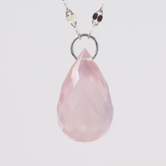 ローズクォーツのネックレス